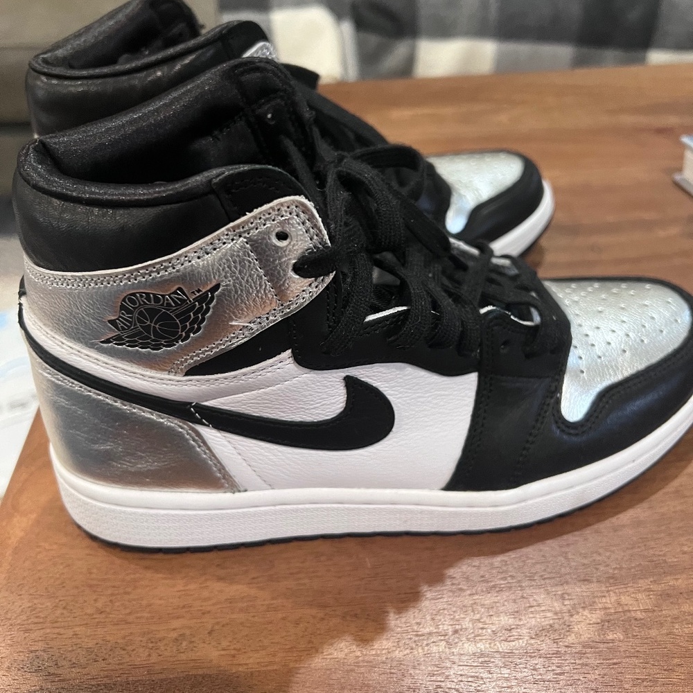 Air Jordan 1 retro high OG silver toe size 9